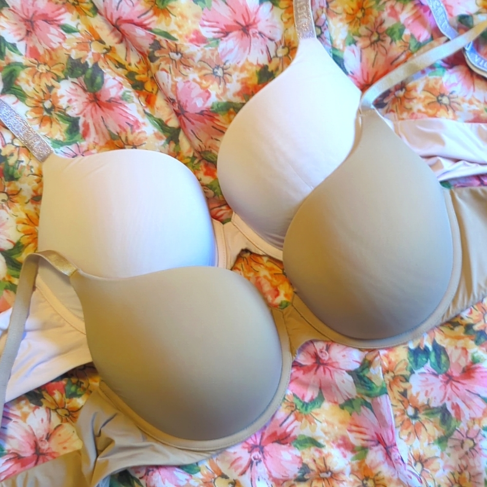 Victoria's Secret T-shirt push up